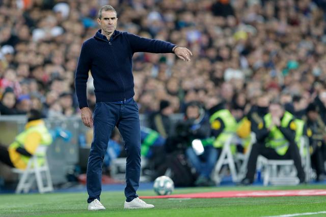 浓眉36+16詹姆斯26+10 湖人险胜步行者3连胜