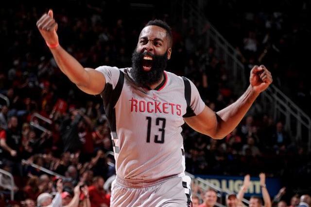 KD复出30+8太阳止3连败 文班绝杀马刺胜开拓者